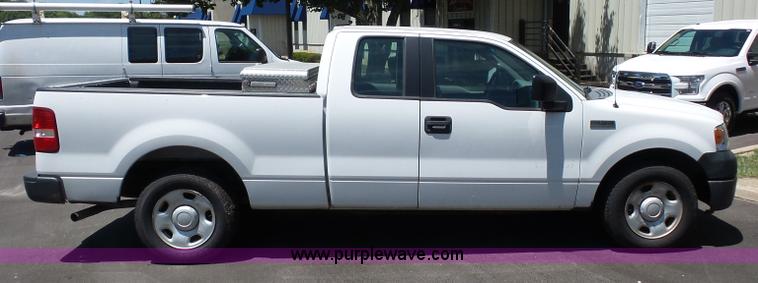 image for item L2890 2005 Ford F150 SuperCab pickup truck