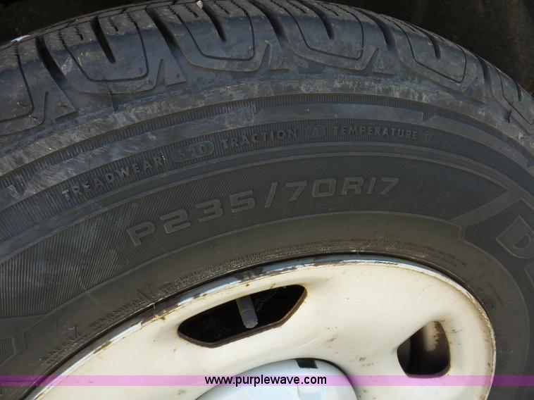 image for item L2890 2005 Ford F150 SuperCab pickup truck