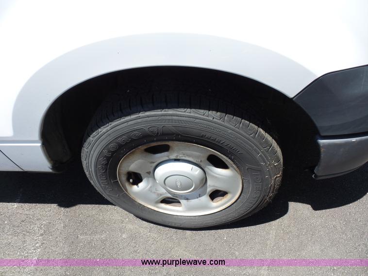 image for item L2890 2005 Ford F150 SuperCab pickup truck