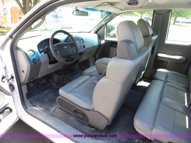 image for item L2890 2005 Ford F150 SuperCab pickup truck