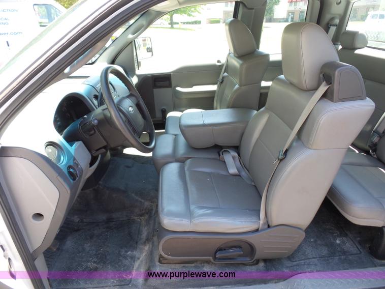 image for item L2890 2005 Ford F150 SuperCab pickup truck