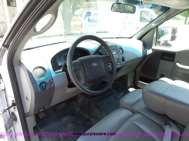 image for item L2890 2005 Ford F150 SuperCab pickup truck