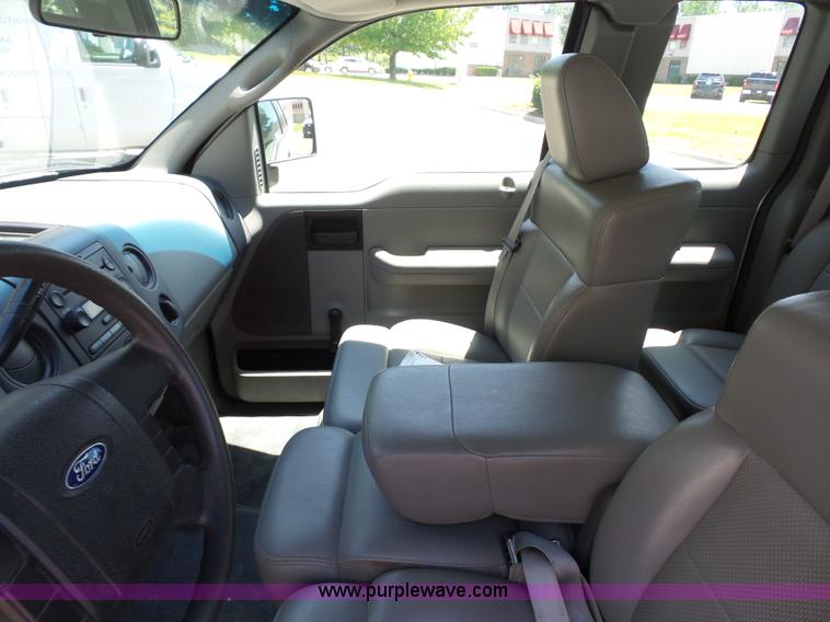 image for item L2890 2005 Ford F150 SuperCab pickup truck