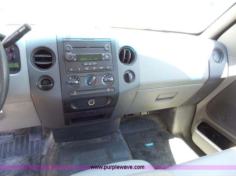 image for item L2890 2005 Ford F150 SuperCab pickup truck