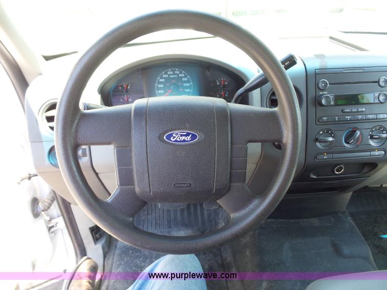 image for item L2890 2005 Ford F150 SuperCab pickup truck