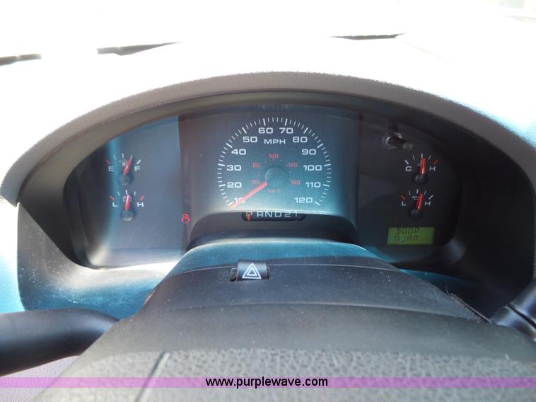 image for item L2890 2005 Ford F150 SuperCab pickup truck