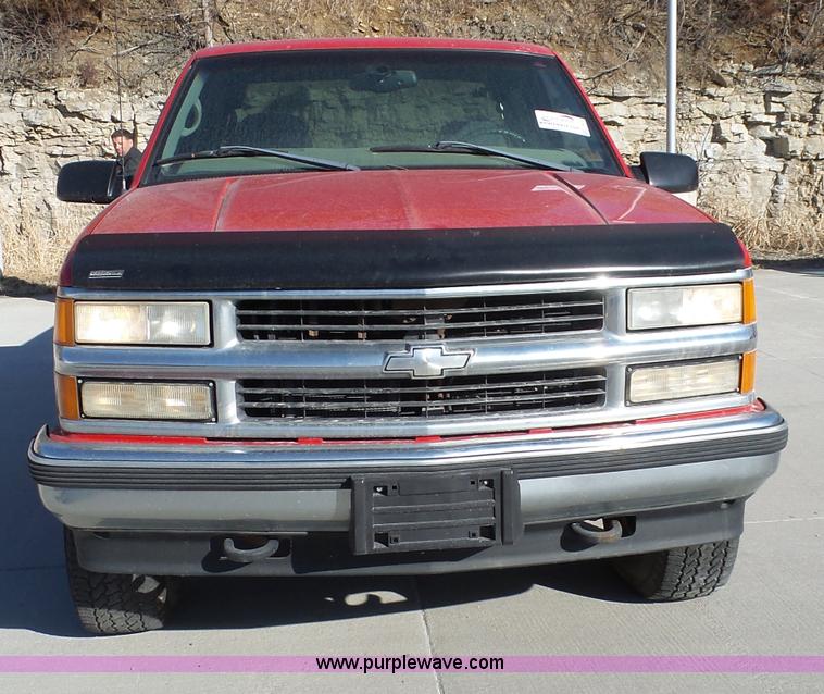 image for item L3678 1998 Chevrolet Silverado 1500 Z71 Ext. Cab pickup truck