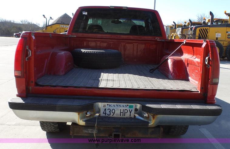 image for item L3678 1998 Chevrolet Silverado 1500 Z71 Ext. Cab pickup truck