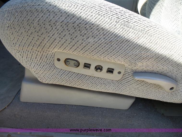 image for item L3678 1998 Chevrolet Silverado 1500 Z71 Ext. Cab pickup truck