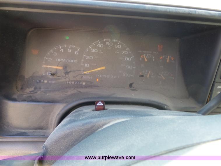 image for item L3678 1998 Chevrolet Silverado 1500 Z71 Ext. Cab pickup truck