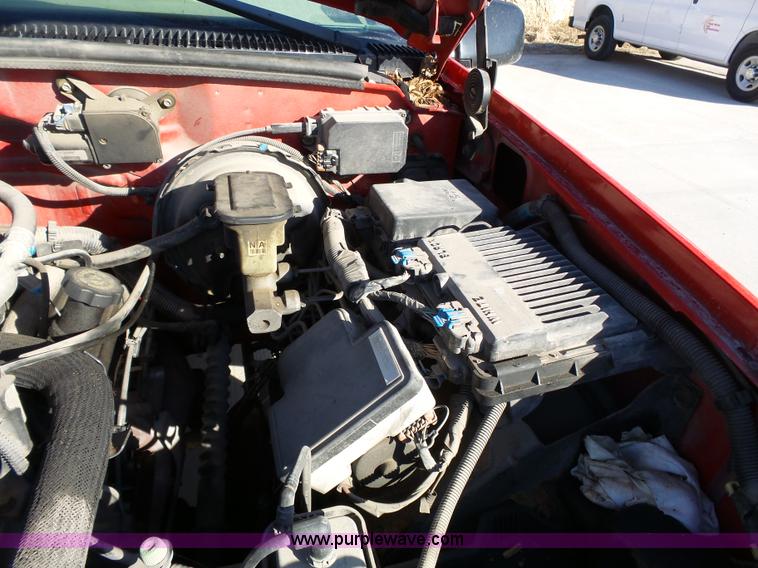 image for item L3678 1998 Chevrolet Silverado 1500 Z71 Ext. Cab pickup truck