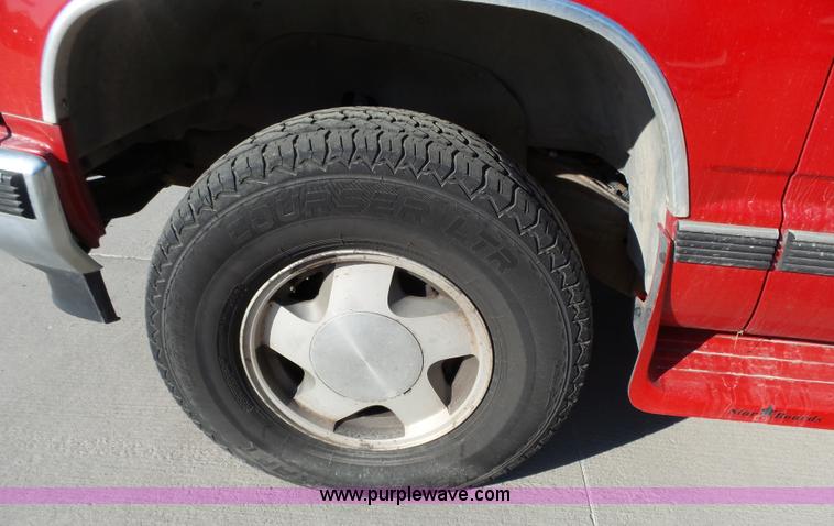 image for item L3678 1998 Chevrolet Silverado 1500 Z71 Ext. Cab pickup truck