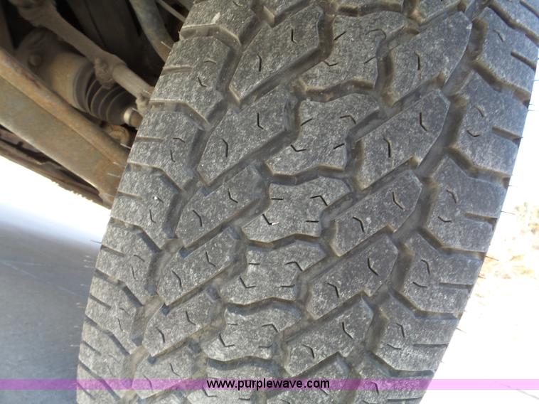 image for item L3678 1998 Chevrolet Silverado 1500 Z71 Ext. Cab pickup truck