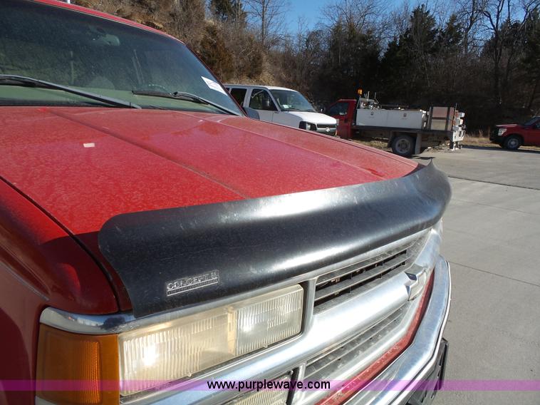 image for item L3678 1998 Chevrolet Silverado 1500 Z71 Ext. Cab pickup truck