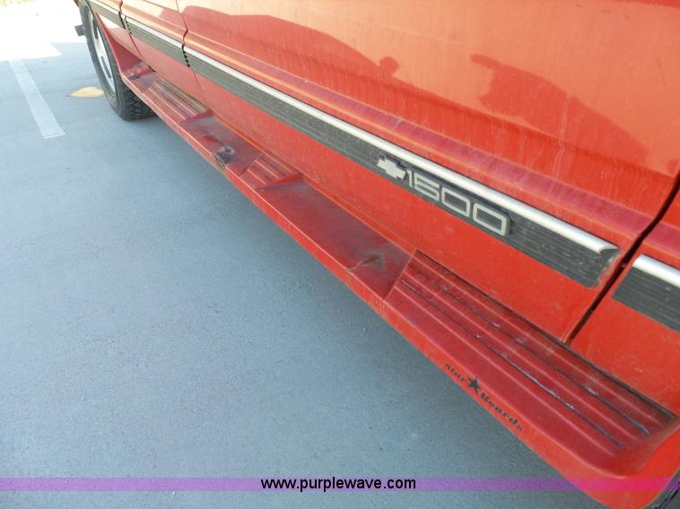 image for item L3678 1998 Chevrolet Silverado 1500 Z71 Ext. Cab pickup truck