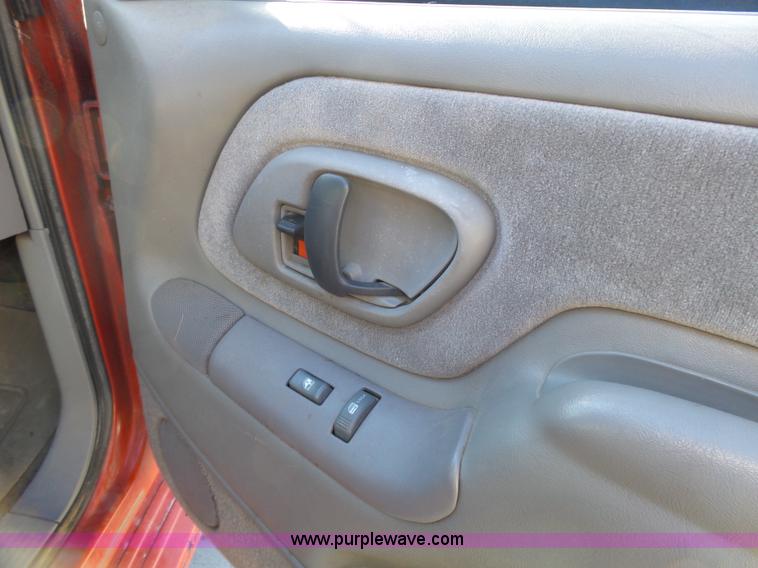 image for item L3678 1998 Chevrolet Silverado 1500 Z71 Ext. Cab pickup truck