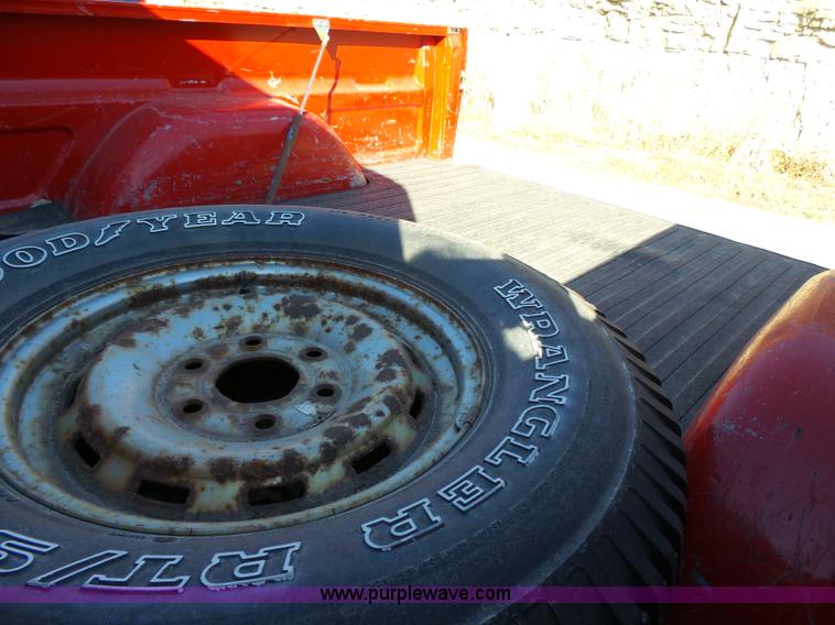 image for item L3678 1998 Chevrolet Silverado 1500 Z71 Ext. Cab pickup truck