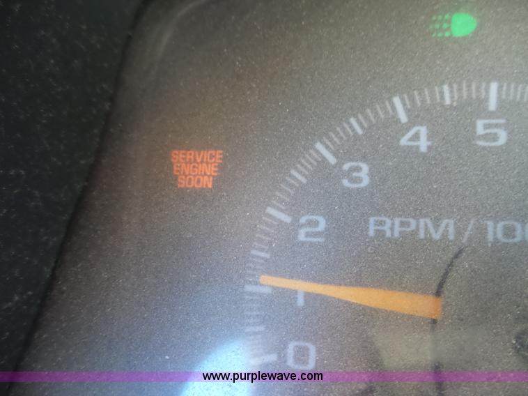 image for item L3678 1998 Chevrolet Silverado 1500 Z71 Ext. Cab pickup truck