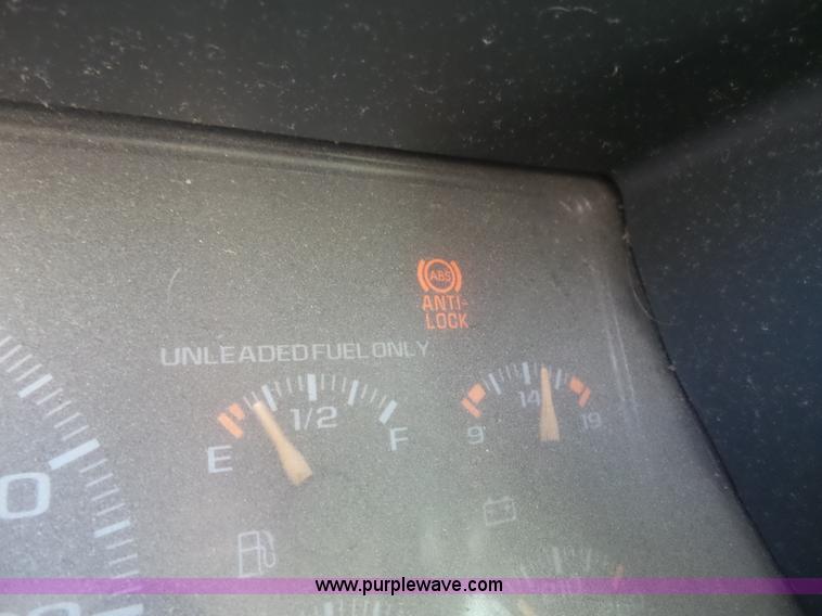 image for item L3678 1998 Chevrolet Silverado 1500 Z71 Ext. Cab pickup truck