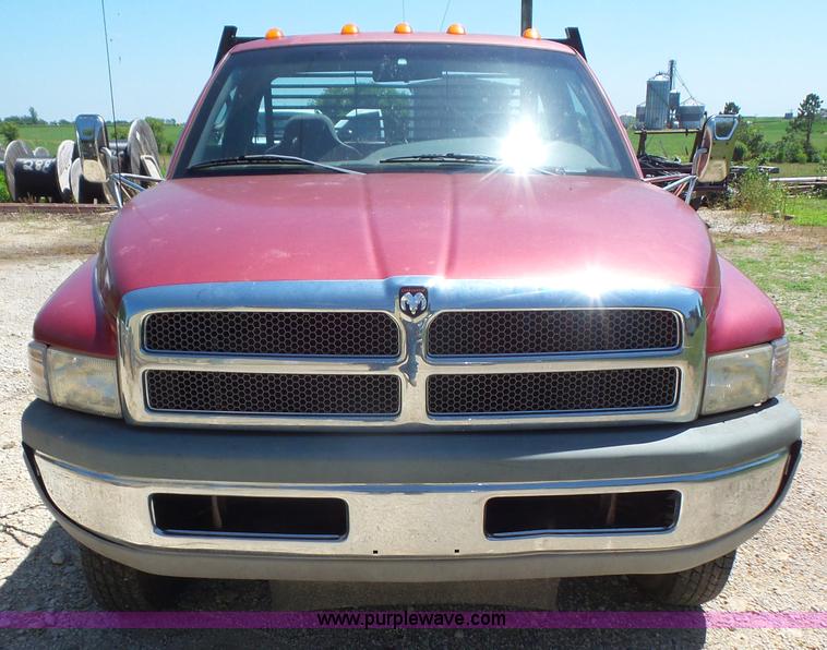 image for item L4838 1999 Dodge Ram 3500 flatbed pickup truck