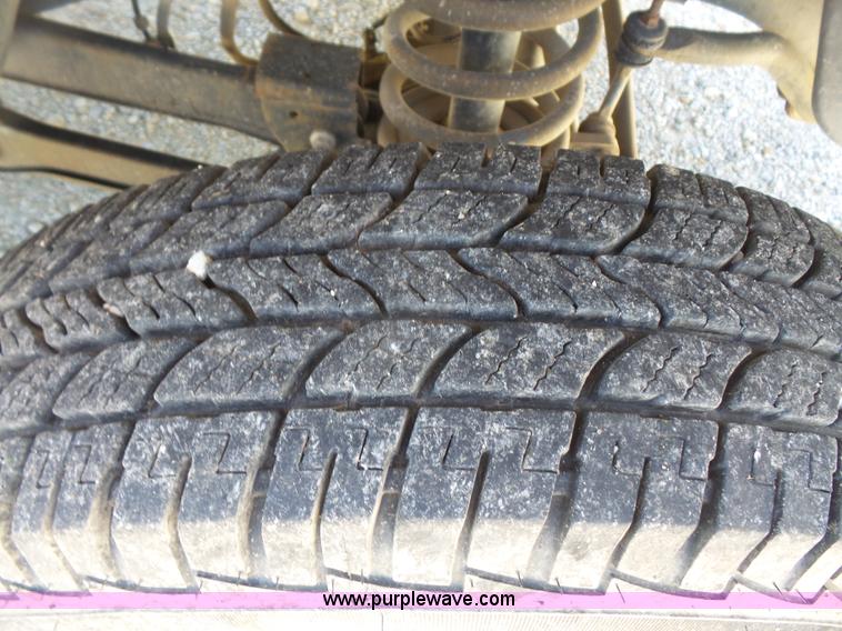 image for item L4838 1999 Dodge Ram 3500 flatbed pickup truck