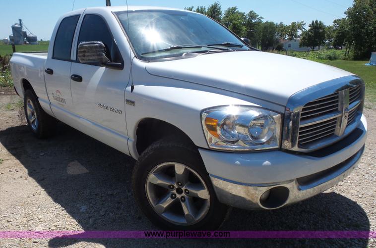 image for item L4839 2007 Dodge Ram 1500 Quad Cab pickup truck