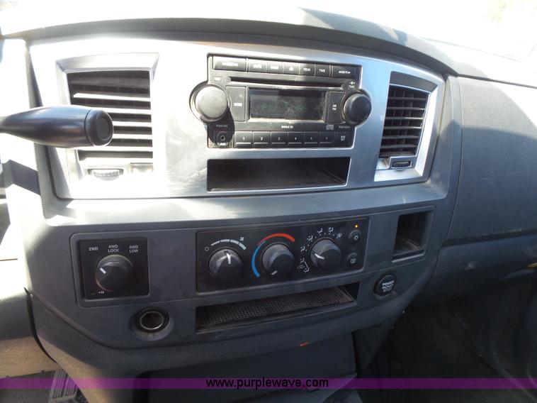 image for item L4839 2007 Dodge Ram 1500 Quad Cab pickup truck