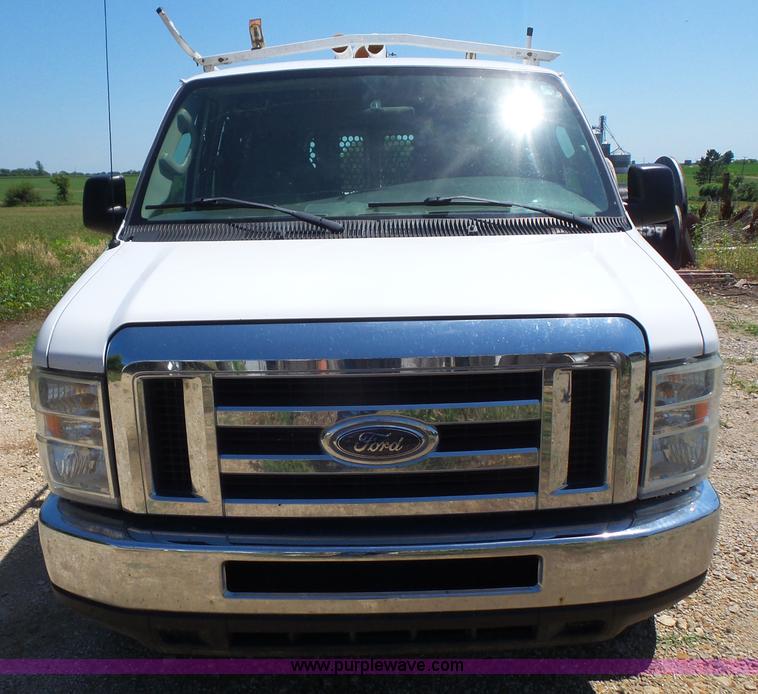 image for item L4840 2008 Ford E250 van