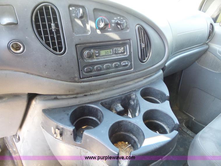 image for item L4840 2008 Ford E250 van