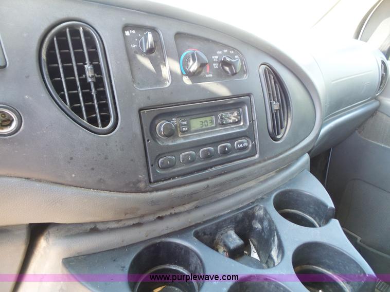 image for item L4840 2008 Ford E250 van