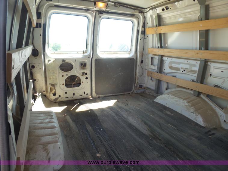 image for item L4840 2008 Ford E250 van