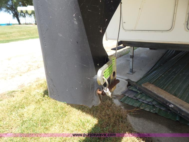 image for item L4846 2001 Sand Piper camper