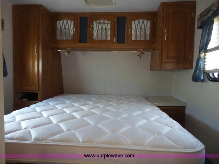 image for item L4846 2001 Sand Piper camper