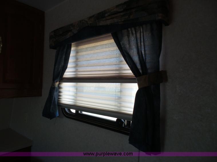 image for item L4846 2001 Sand Piper camper