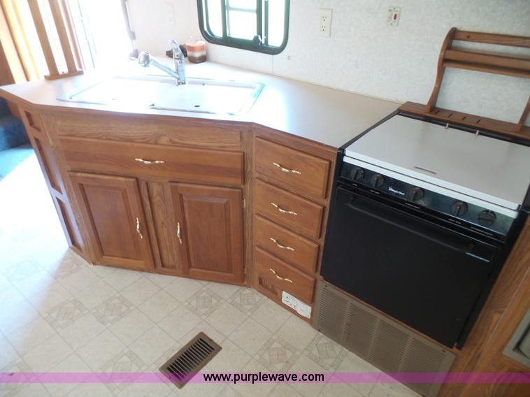 image for item L4846 2001 Sand Piper camper