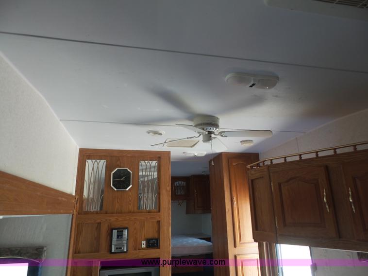 image for item L4846 2001 Sand Piper camper