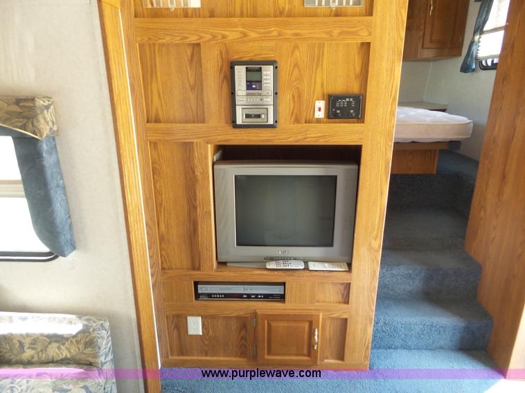 image for item L4846 2001 Sand Piper camper