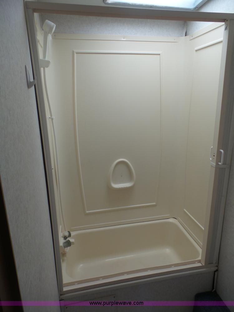 image for item L4846 2001 Sand Piper camper