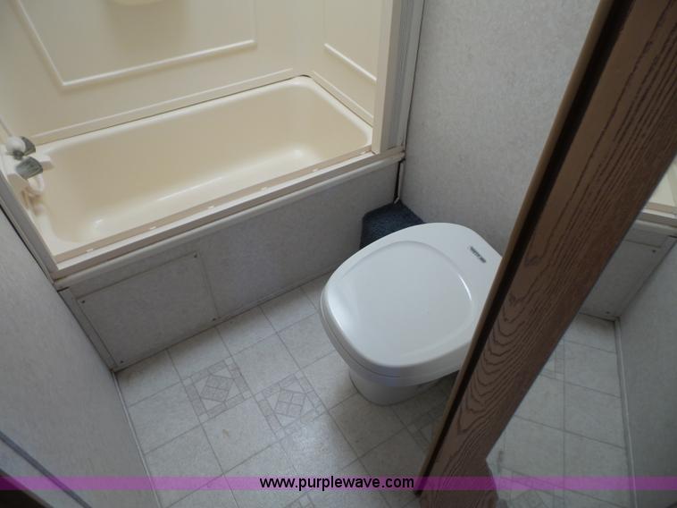 image for item L4846 2001 Sand Piper camper