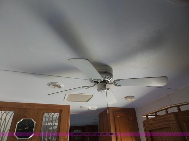 image for item L4846 2001 Sand Piper camper