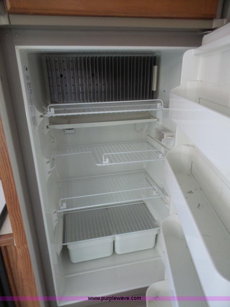 image for item L4846 2001 Sand Piper camper