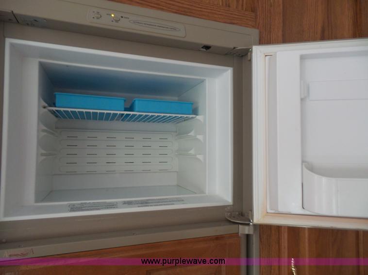 image for item L4846 2001 Sand Piper camper