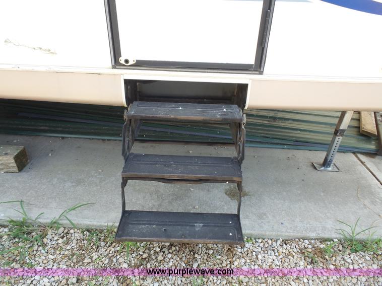 image for item L4846 2001 Sand Piper camper