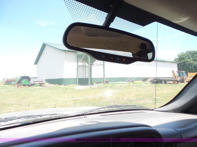 image for item L4863 2004 GMC Sierra 2500HD Ext. Cab pickup truck