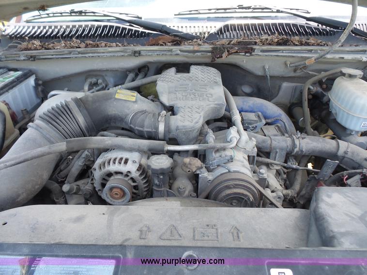 image for item L4863 2004 GMC Sierra 2500HD Ext. Cab pickup truck