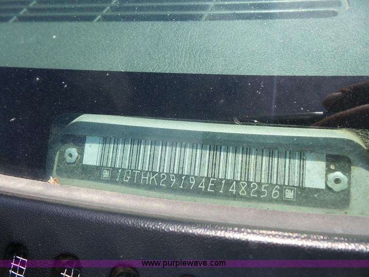 image for item L4863 2004 GMC Sierra 2500HD Ext. Cab pickup truck