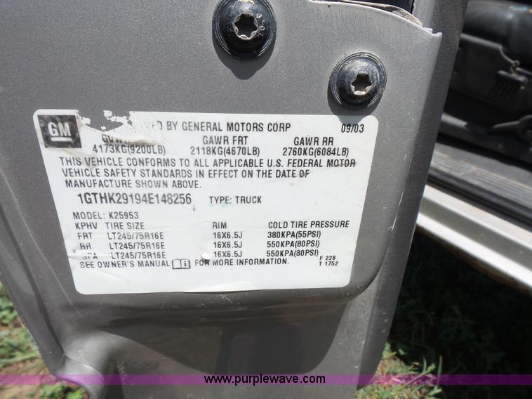 image for item L4863 2004 GMC Sierra 2500HD Ext. Cab pickup truck