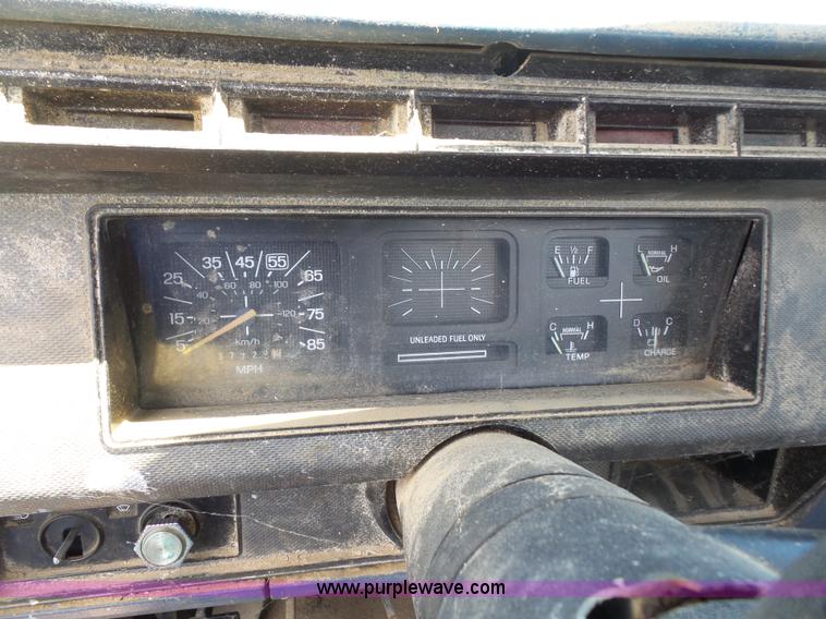 image for item L4867 1985 Ford F150 pickup truck