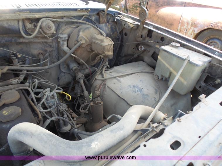 image for item L4867 1985 Ford F150 pickup truck