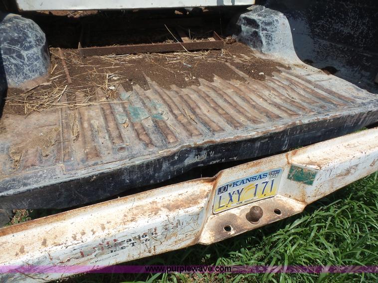 image for item L4867 1985 Ford F150 pickup truck